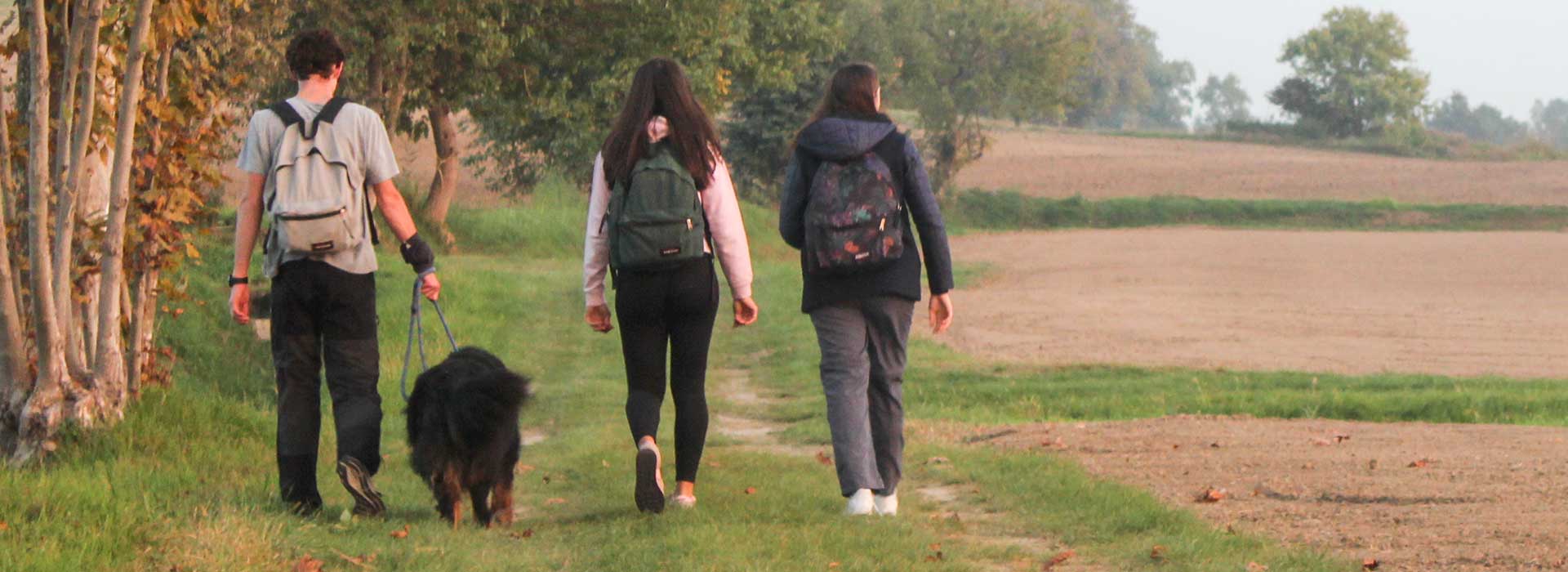 Andare in pellegrinaggio con il cane sul Sentiero di Maria lungo il Fiume Adige